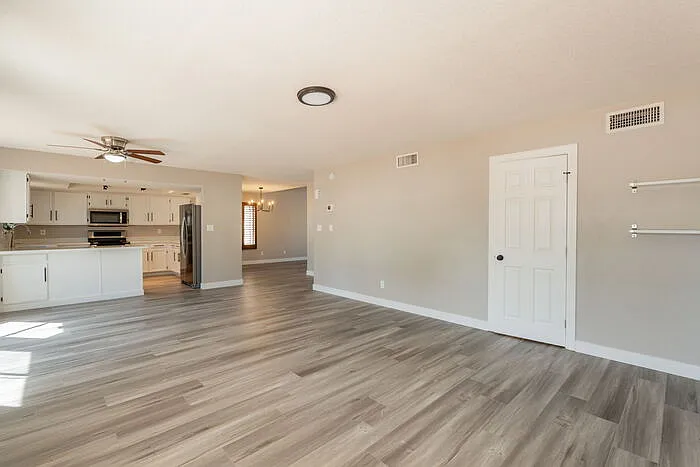 5416 E Glencove St — Photo 16