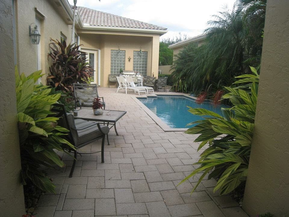 1st image of 2464 Bay Isle Ct