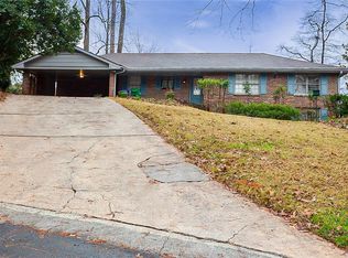 2715 Claridge Ct, Dunwoody, GA 30360