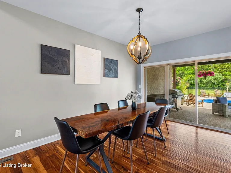 673 Marthas Ct — Photo 12