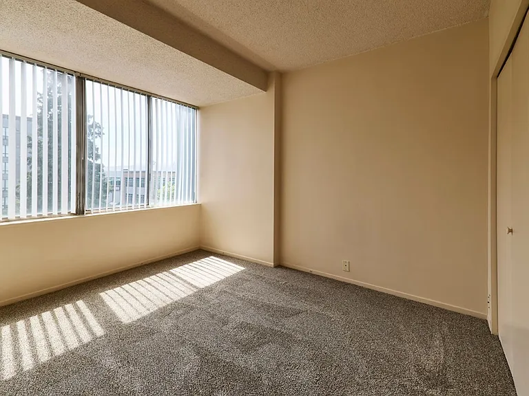 Hollywood Towne House — Photo 18