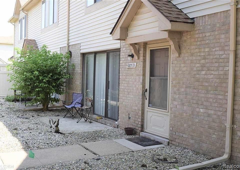 1st image of 38571 Wellington Dr