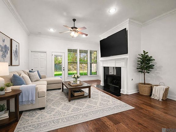 3rd image of 9216 Magnolia Leaf Ave