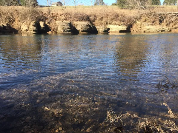 6483 Piney River Rd N, Bon Aqua, TN 37025