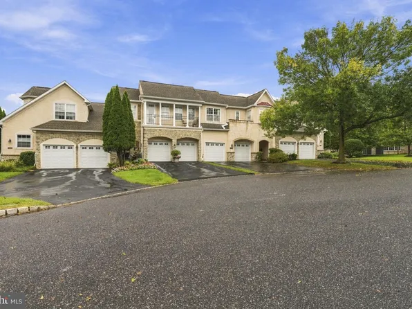 8 Three Oak Ln, West Chester, PA 19382