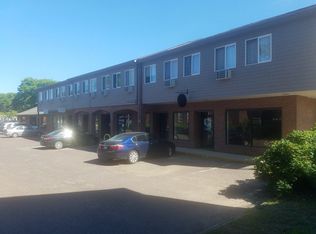 17 Beach St #G, Manchester, MA 01944