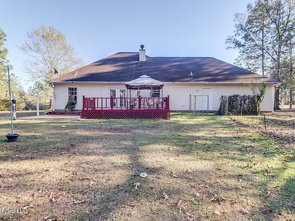 3rd image of 1742 Woodland Dr