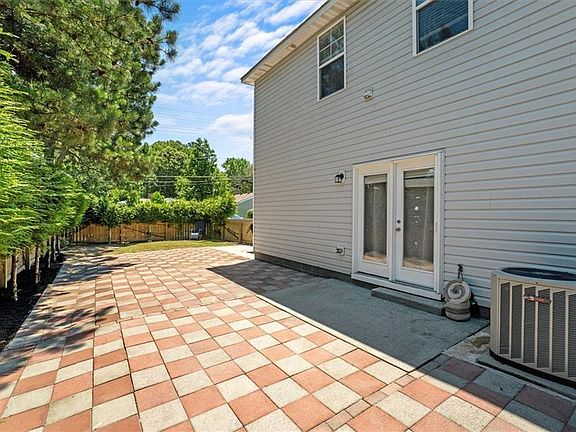 2nd image of 441 N Oceana Blvd