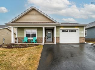 35 Elizabeth Ave, West Hants, NS B0N 2T0