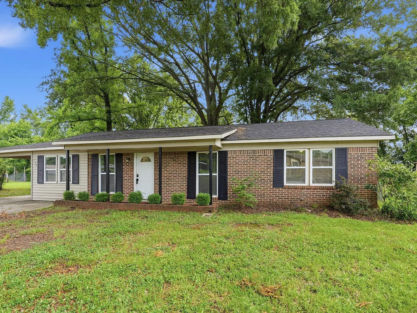 Charming 3BR/1BA Home in Decatur, AL — Photo 4