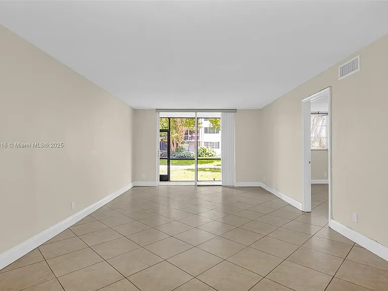 681 S Hollybrook Dr #109 — Photo 8