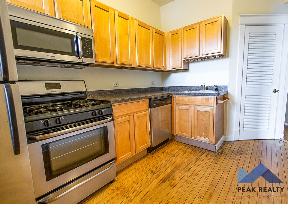 1st image of 1143 W Waveland Ave APT 2R