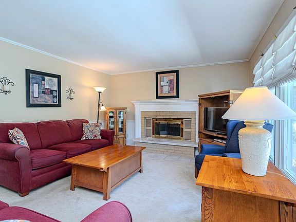 2nd image of 1925 DEWBERRY DRIVE