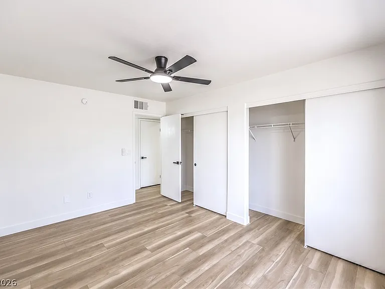 3425 E Russell Rd #147 — Photo 21