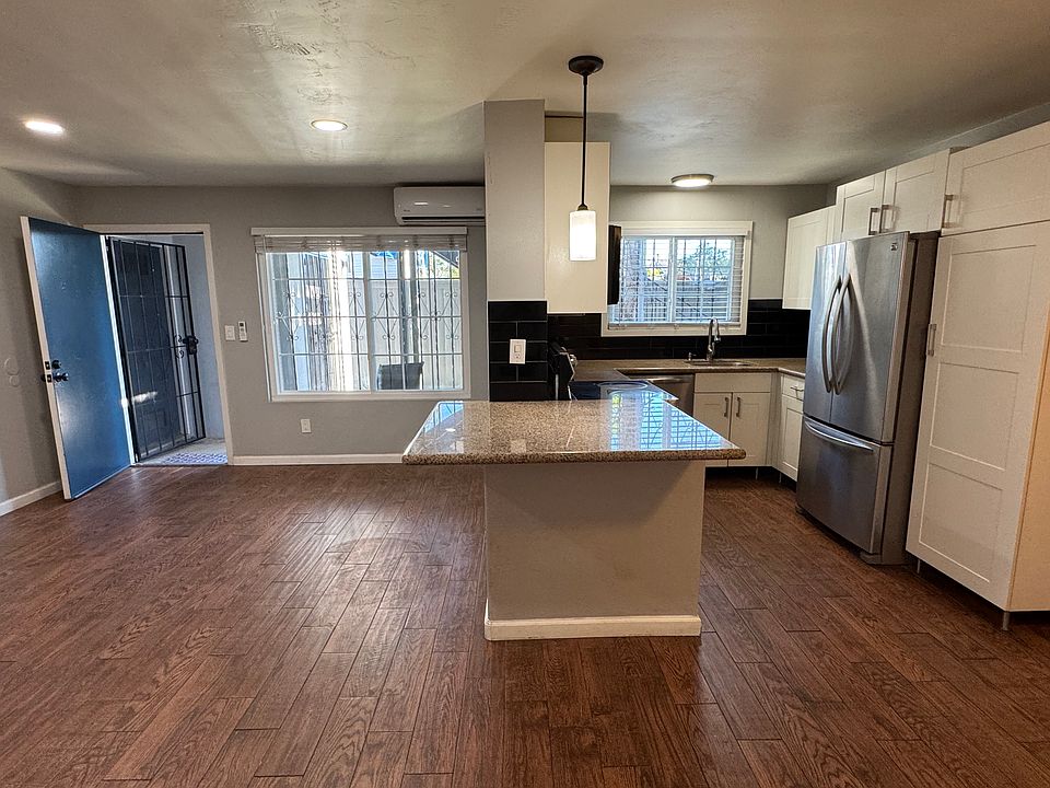 1st image of 4059 Menlo Ave APT 3