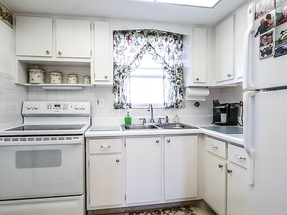 5th image of 2545 Dudley Dr W APT I