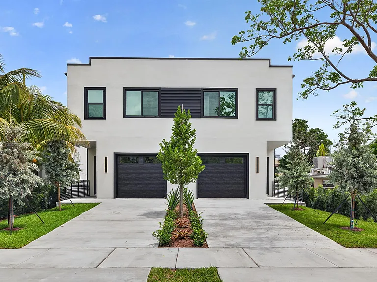 507 SW 11th St — Photo 2