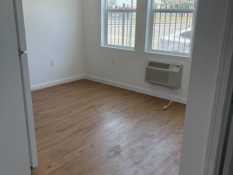 248 N 1st St #3 — Photo 4