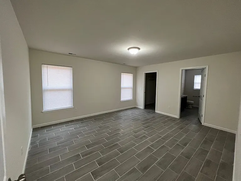 3 Bedroom 2 Bath 2 car garage Home on 5 acres — Photo 12