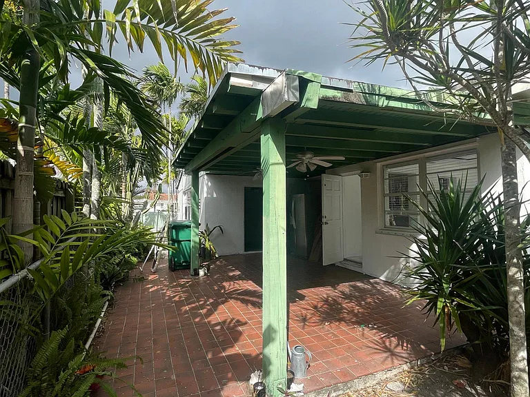 6730 SW 26th Ter — Photo 21