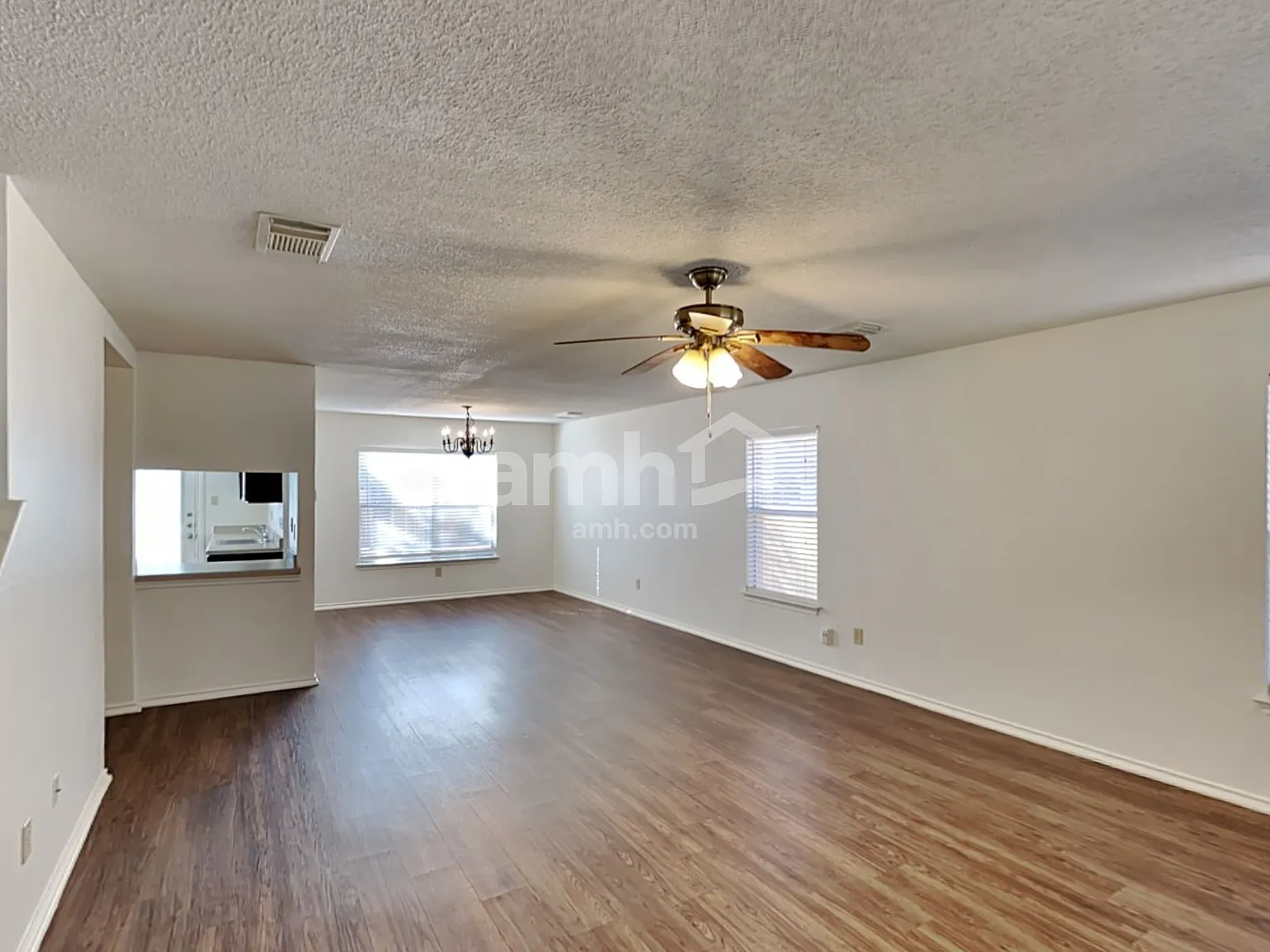 3 bed, 2.0 bath, 2105 sqft, $1,845 — Photo 4