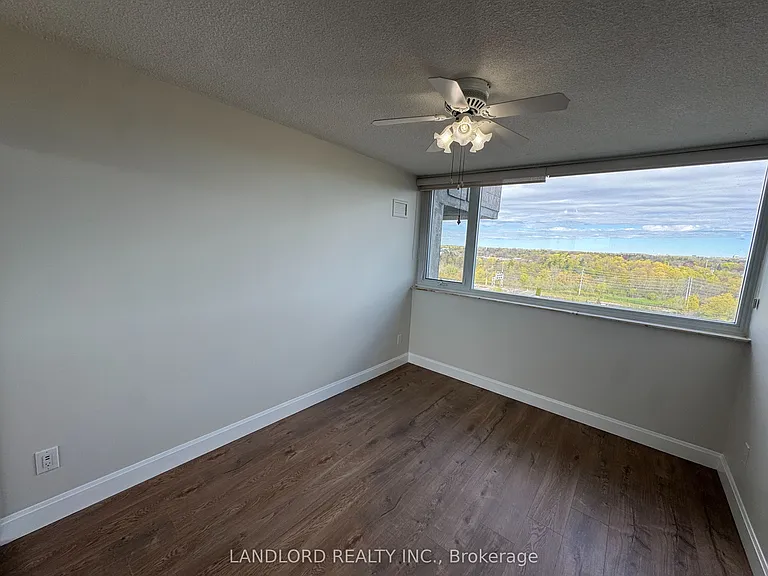 20 Speers Rd #1105 — Photo 35