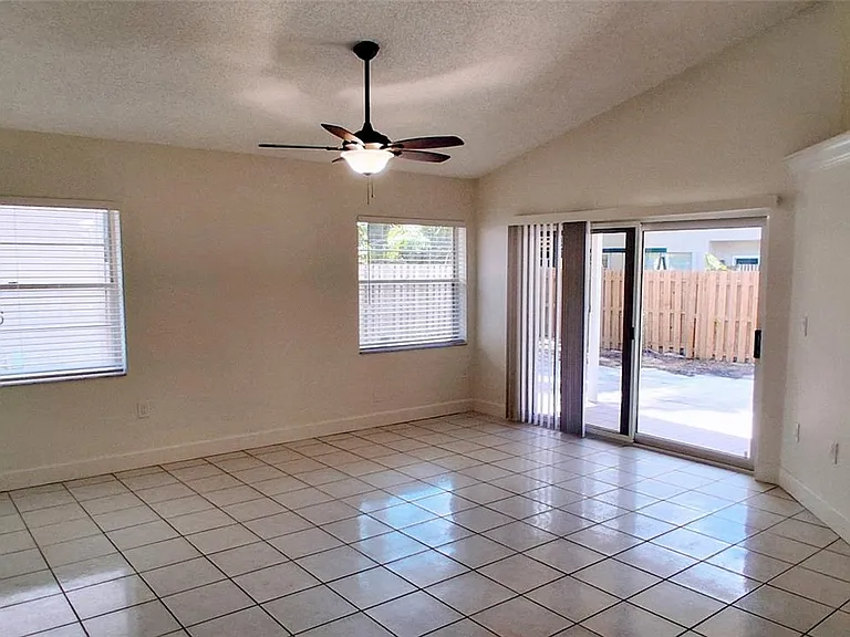 3277 NW 123rd Ave — Photo 2