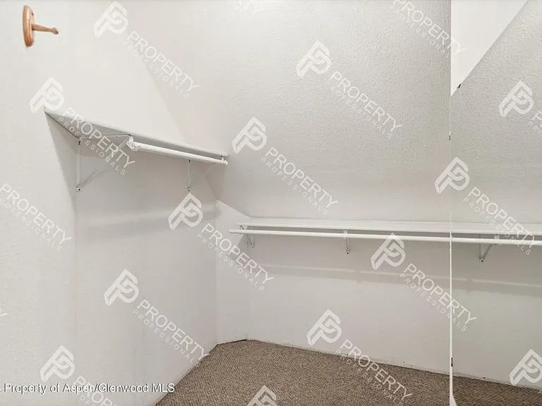 440 Whiteriver Ave — Photo 18