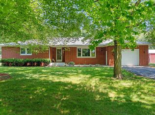 2100 California Rd, Pekin, IL 61554