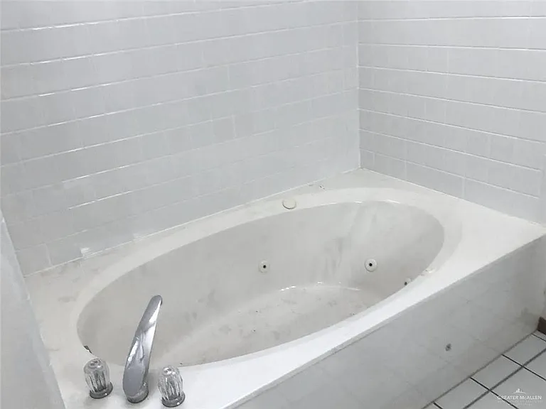 1216 W Heron Ct — Photo 15