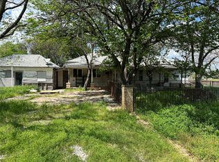 225 W Front St, Sunset, TX 76270