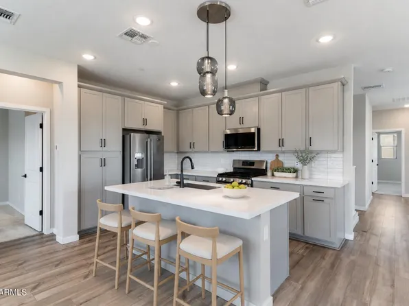 746 E Doral Avenue Unit 201, Gilbert, AZ 85297