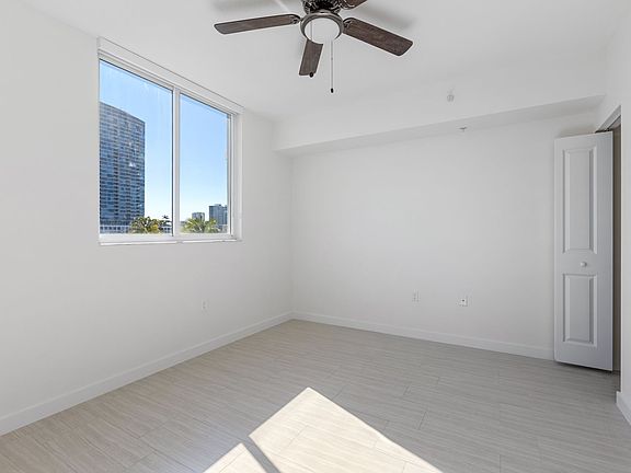 5th image of 446 NE 39th St #222