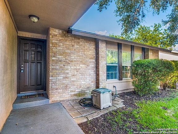 3rd image of 8834 Thatch Dr
