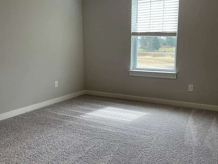 385 Casper Dr — Photo 10
