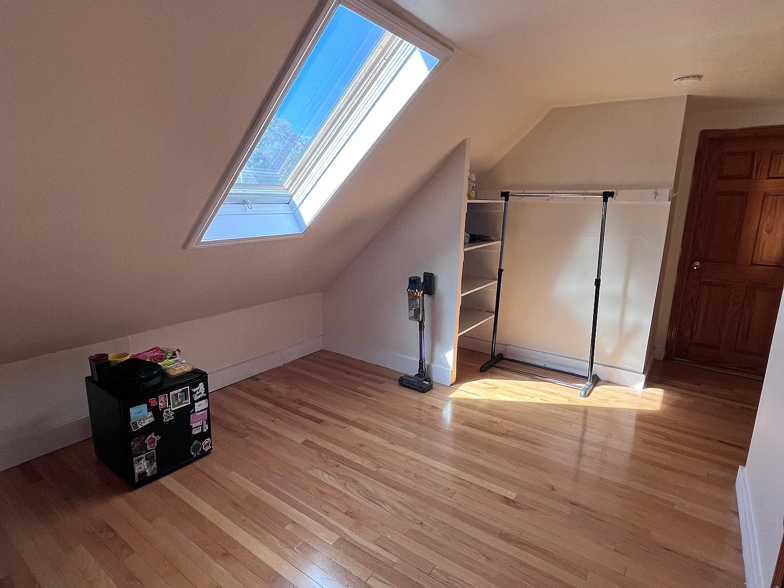 219 N Harvard St — Photo 3