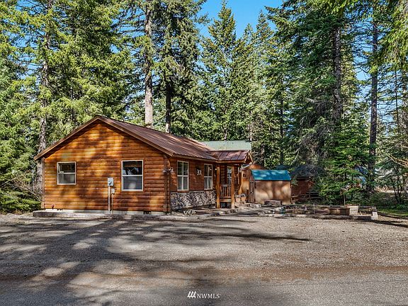 Minimal yard maintenance currently and areas that you can come and create, putting your own touches on the property.