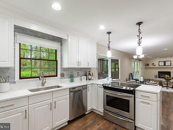 4th image of 4036 Roop Rd