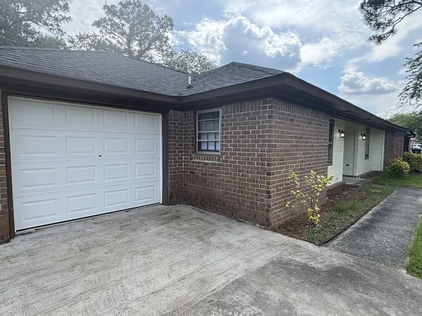 206 Longleaf Rd, Summerville, SC 29486