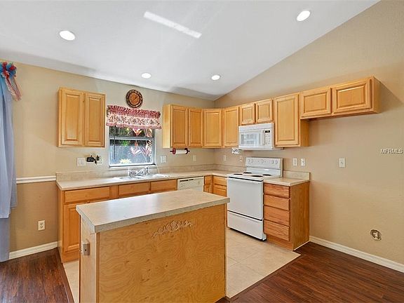 4th image of 6893 Dabarsky Ave
