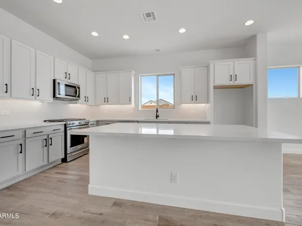 2409 E AMFISSA Drive, San Tan Valley, AZ 85140