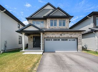 555 Bobolink Rdg, Ottawa, ON K2S2P2
