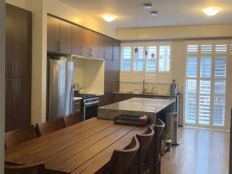 212 Squire Cres — Photo 6
