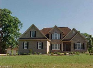 8904 NW Seacrest, Kernersville, NC 27284