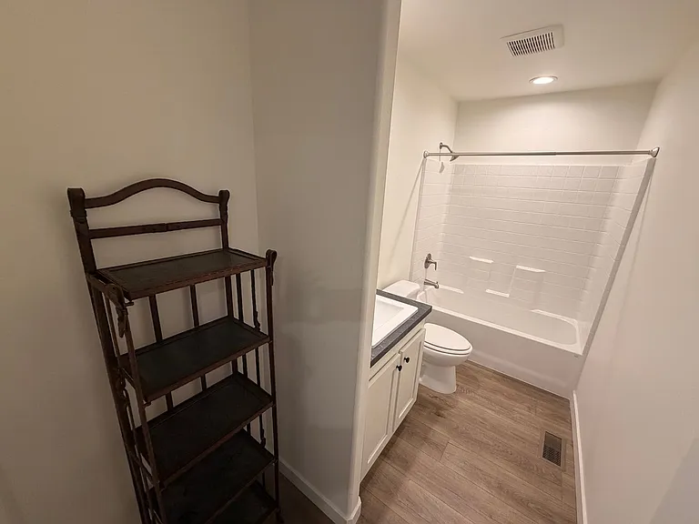 316 S Hallett St — Photo 10