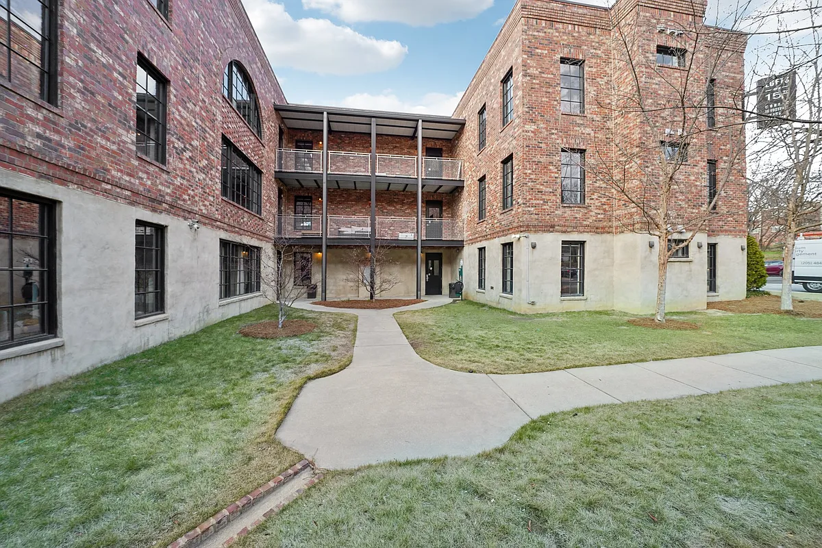 Building Photo - Lofts on 15th