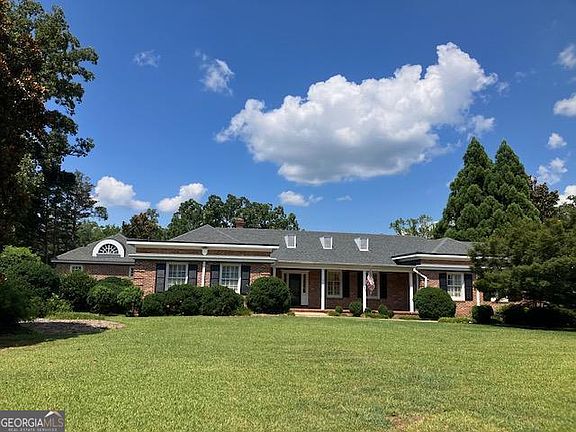 3rd image of 651 Brook Cir