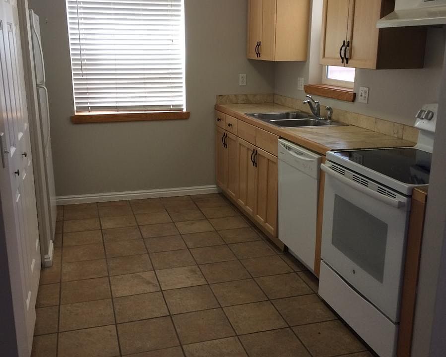 1st image of 648 E Ely Pl #A