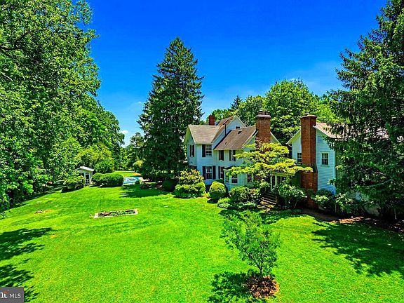 3rd image of 7167 Old Dominion Dr