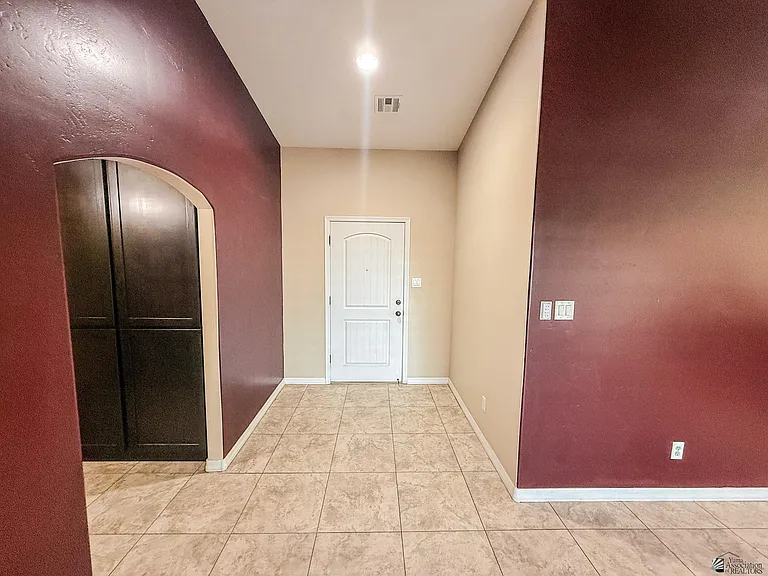 1524 S 11th Ave — Photo 10
